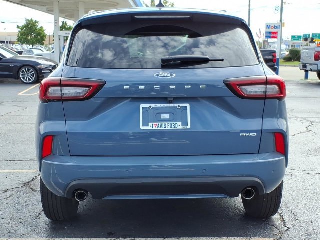 Used 2023 Ford Escape ST-Line w/ Tech Pack #1 AWD/4WD image 7