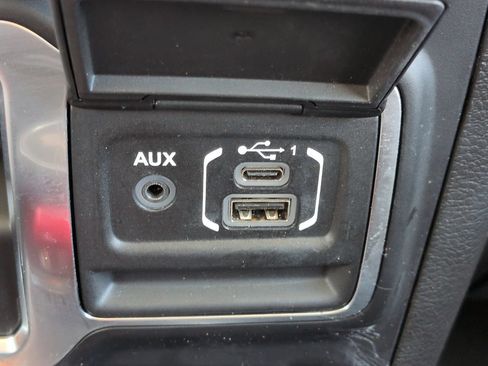 Used 2023 Jeep Wrangler Sport AWD/4WD image 19