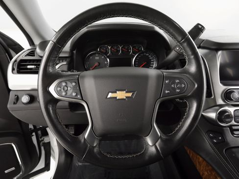 Used 2020 Chevrolet Suburban Premier image 13