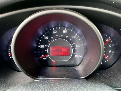 Used 2016 Kia Soul + image 21