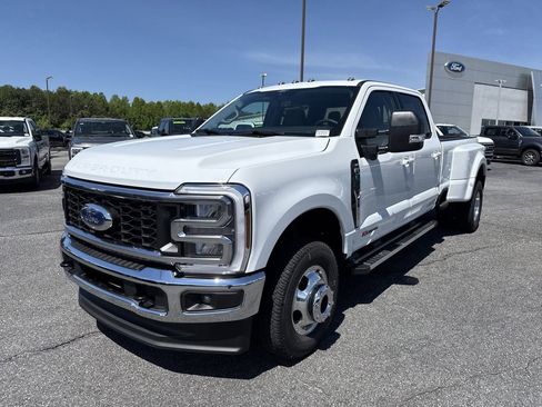 New 2026 Ford F350 XLT w/ XLT Premium Package AWD/4WD image 3