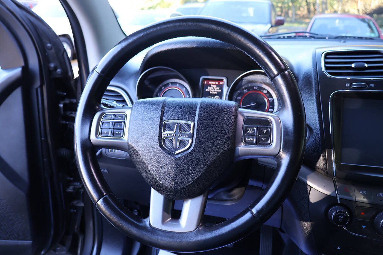 Used 2017 Dodge Journey Crossroad FWD image 27