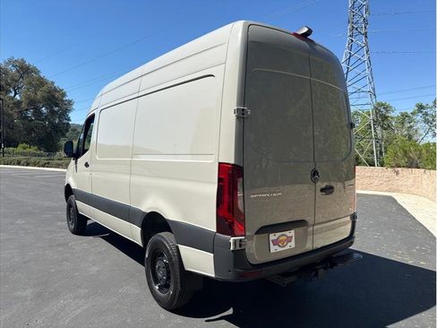 Used 2023 Mercedes-Benz Sprinter 2500 image 9