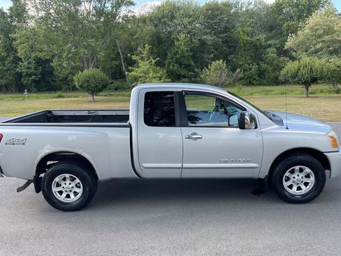 Used 2005 Nissan Titan SE image 16