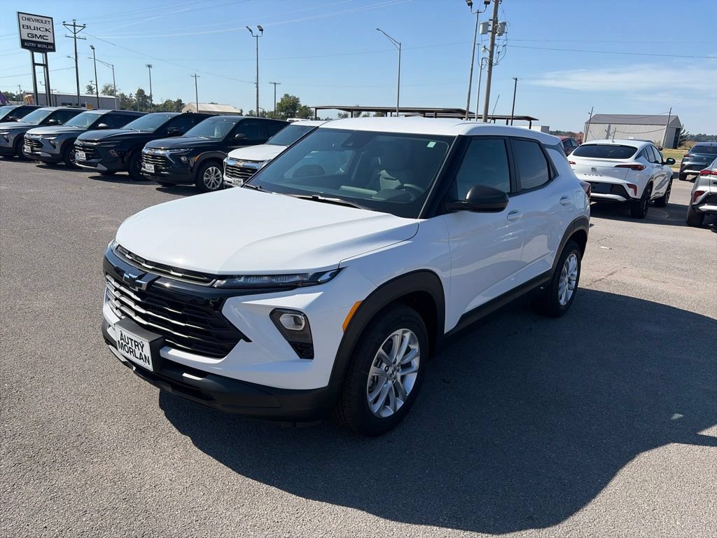 New 2026 Chevrolet TrailBlazer LS w/ LPO, Blackout Package FWD image 2