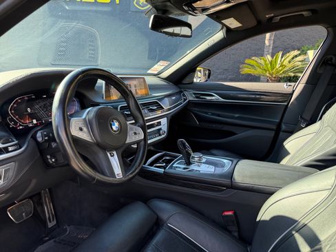 Used 2022 BMW 740i w/ M Sport Package image 15