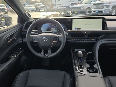 New 2025 Toyota Crown Signia image 23