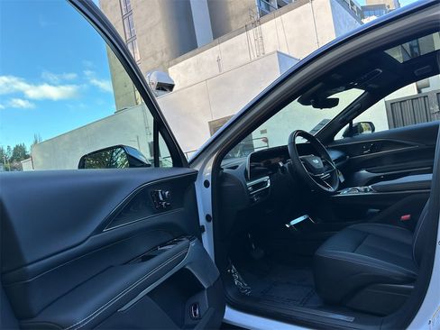 New 2026 Cadillac Lyriq Premium Sport image 20