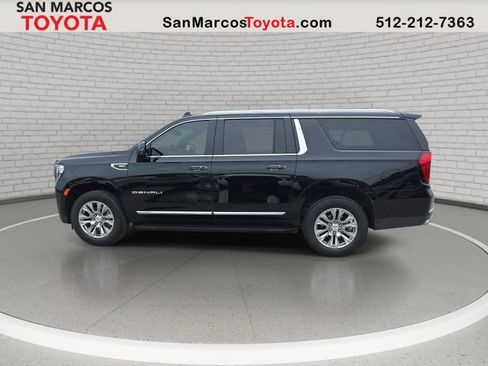 Used 2024 GMC Yukon XL Denali AWD/4WD image 9