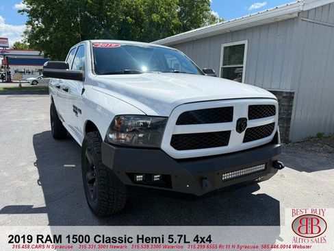 Used 2019 RAM 1500 Express w/ Express Value Package AWD/4WD image 1