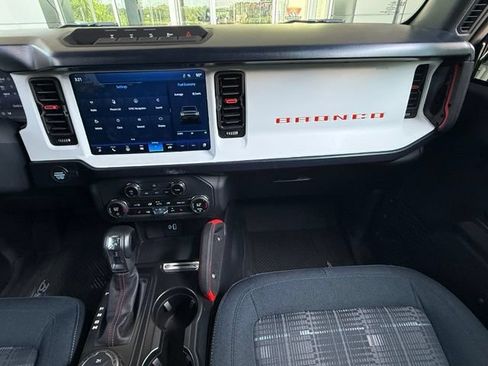 Used 2024 Ford Bronco Heritage Edition AWD/4WD image 22