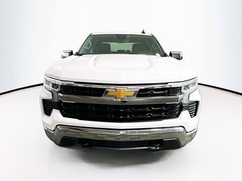 Used 2024 Chevrolet Silverado 1500 LT image 2