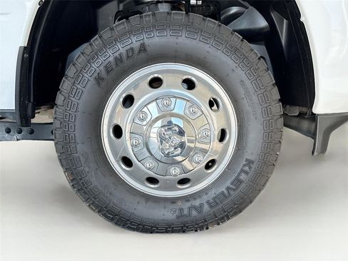 Used 2024 RAM 3500 Big Horn w/ Sport Appearance Package image 33