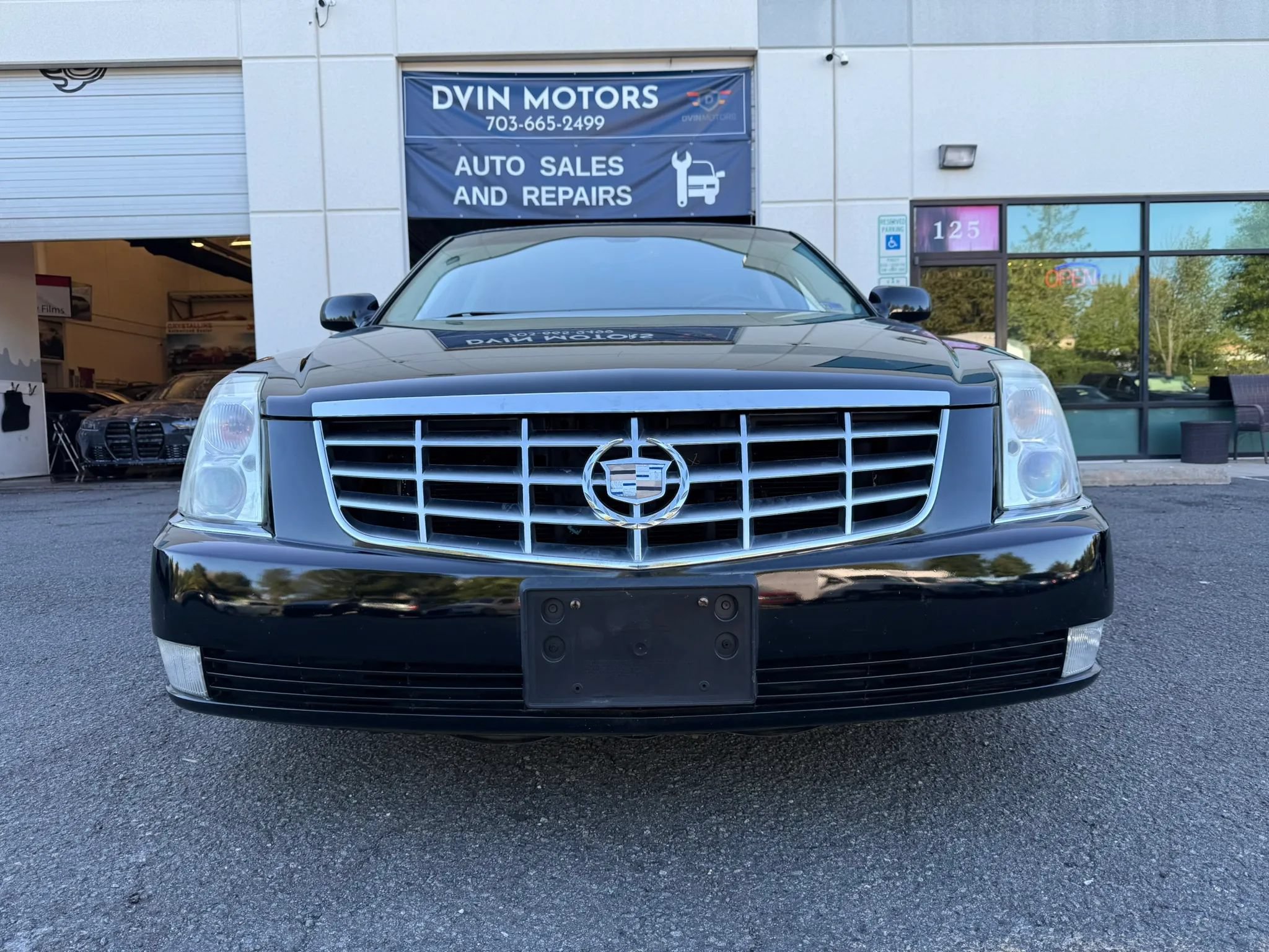 Used 2011 Cadillac DTS FWD image 6