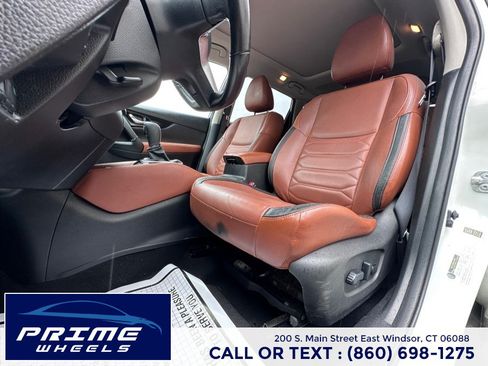 Used 2018 Nissan Rogue SL w/ Premium Package AWD/4WD image 10