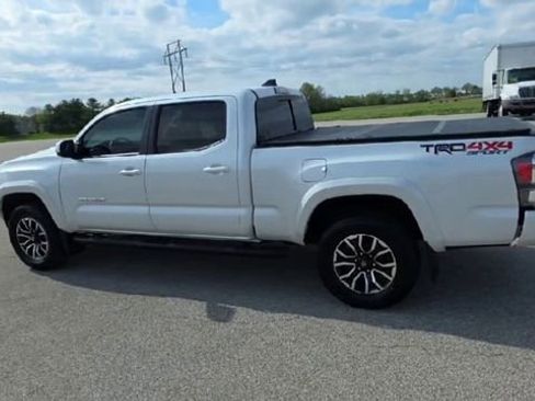 Used 2023 Toyota Tacoma TRD Sport w/ TRD Premium Sport Package image 7