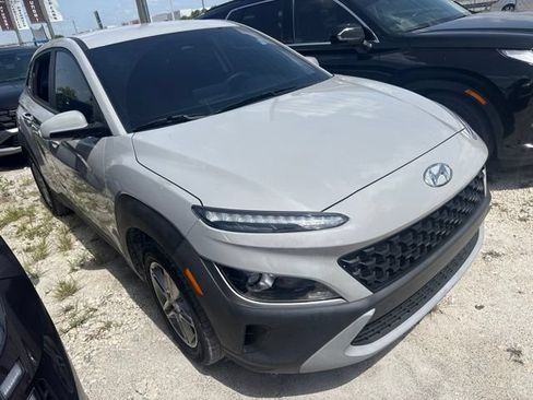 Used 2023 Hyundai Kona SE w/ Cargo Package FWD image 3