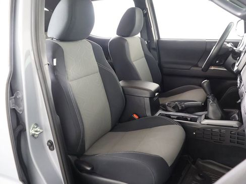 Used 2021 Toyota Tacoma TRD Off-Road AWD/4WD image 25