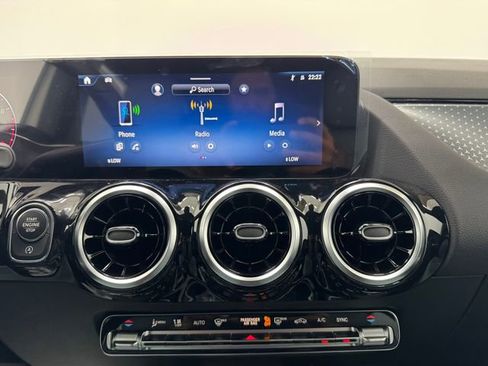New 2026 Mercedes-Benz GLA 250 image 4