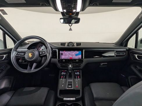 Certified 2023 Porsche Macan S AWD/4WD image 18