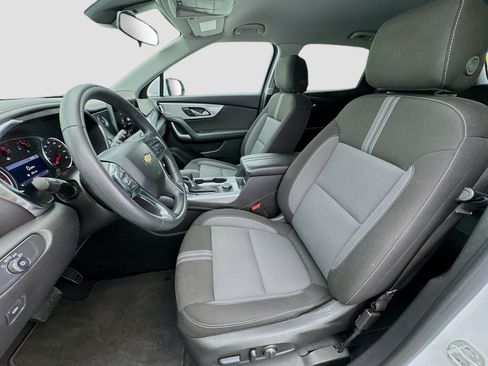 Used 2025 Chevrolet Blazer LT FWD image 13