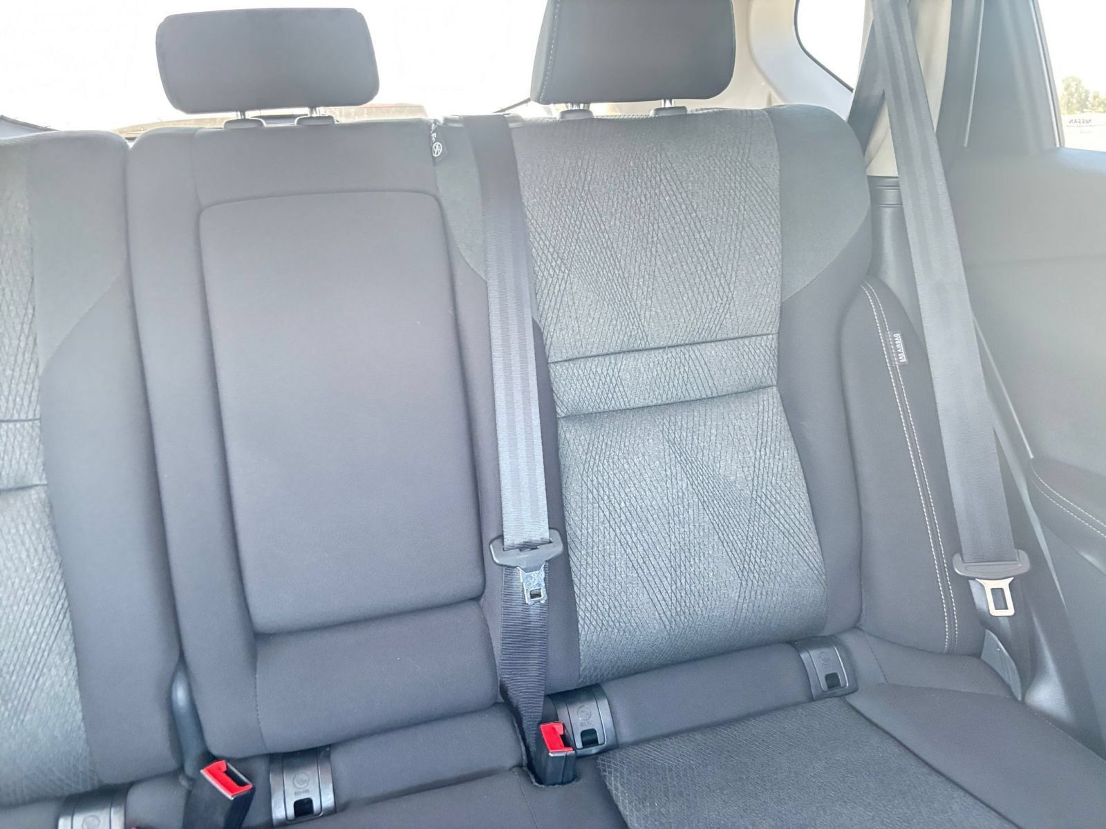 Used 2025 Nissan Rogue SV FWD image 38