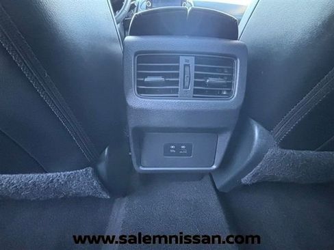 Used 2023 Nissan Rogue SV w/ SV Premium Package image 13