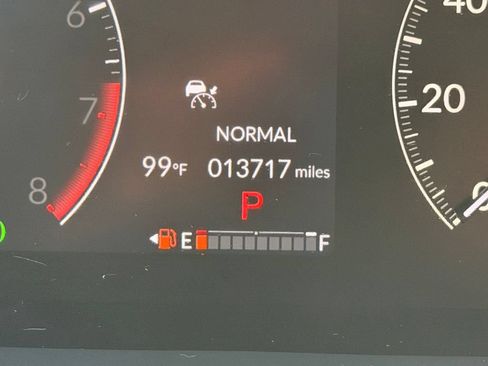 Used 2025 Honda HR-V EX-L image 3