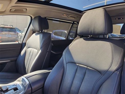 Used 2022 BMW X7 xDrive40i w/ Premium Package image 14