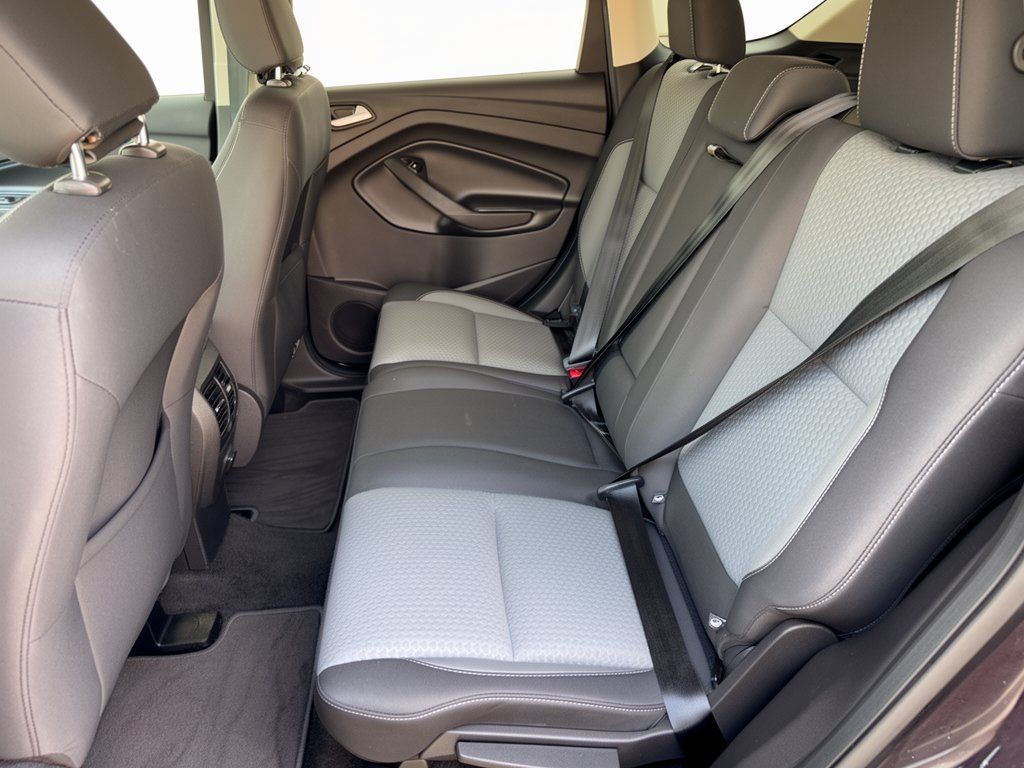 Used 2019 Ford Escape SE FWD image 25