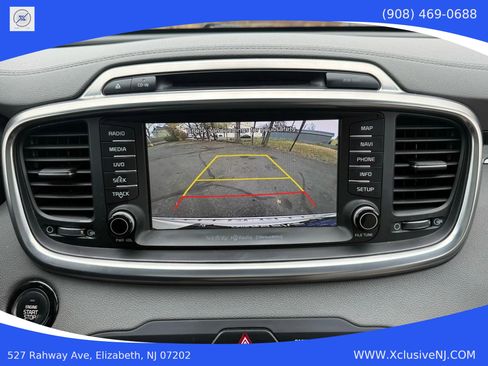 Used 2017 Kia Sorento SX image 17