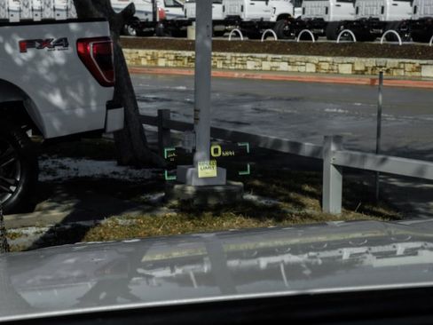 Used 2020 Cadillac Escalade ESV Premium Luxury image 18