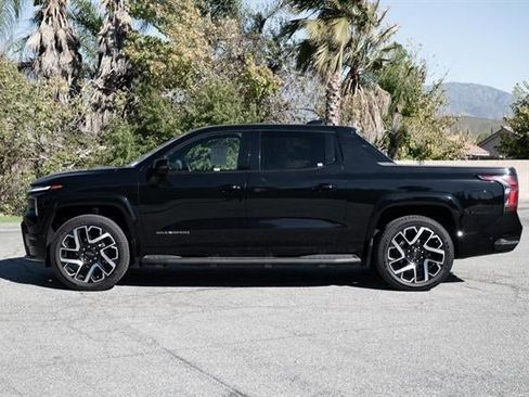 Used 2024 Chevrolet Silverado EV RST image 39