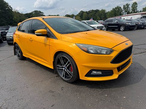 Used 2015 Ford Focus ST FWD image 7