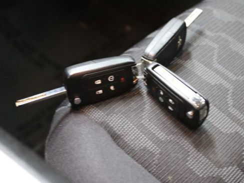 Used 2013 Chevrolet Volt w/ Comfort Package image 12