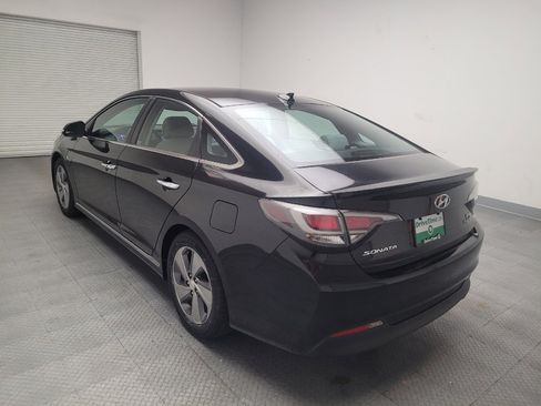 Used 2016 Hyundai Sonata Plug-In Hybrid image 5