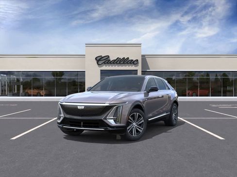 New 2026 Cadillac Lyriq Luxury w/ LPO, Floor Liner Package AWD/4WD image 8
