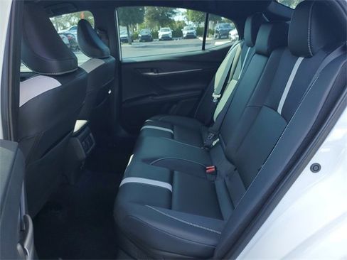 Used 2025 Toyota Camry SE image 17