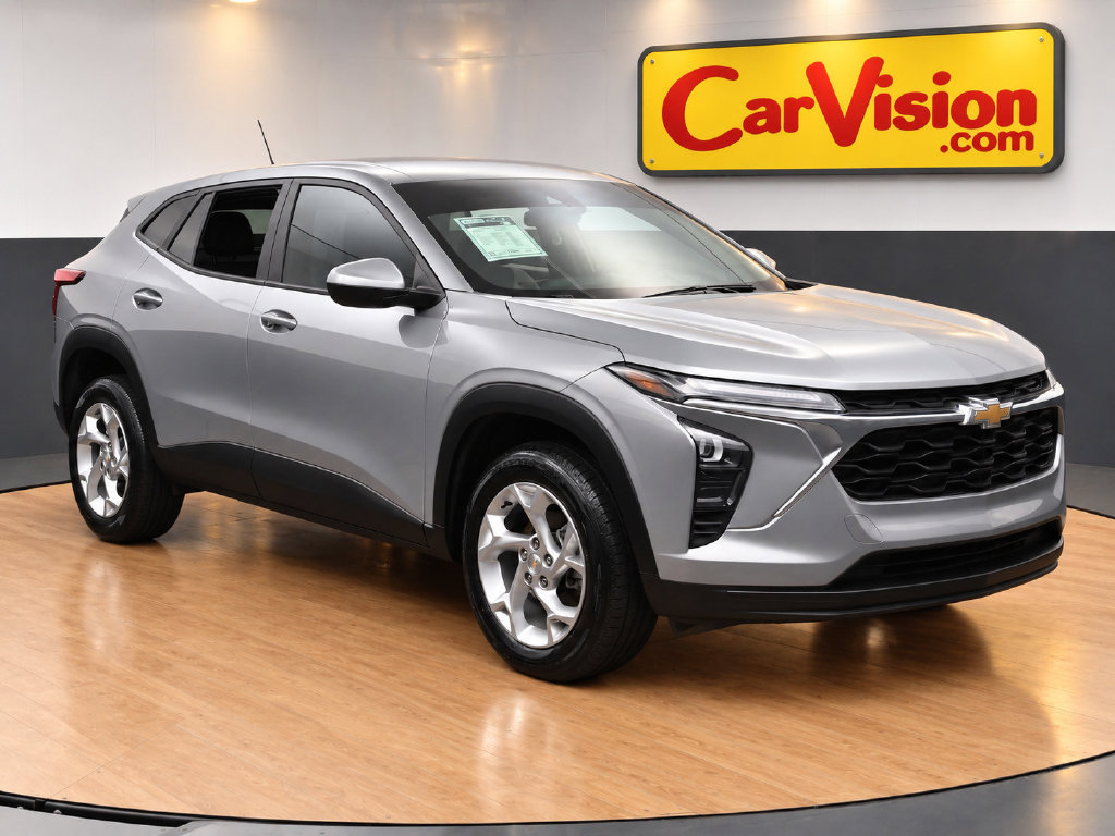 Used 2024 Chevrolet Trax LS w/ LS Convenience Package FWD image 1