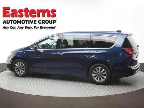 Used 2023 Chrysler Pacifica Touring-L FWD image 64