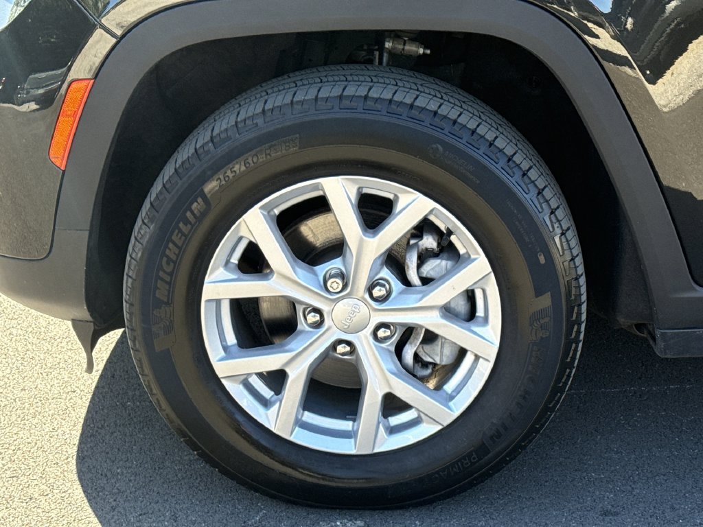 Used 2023 Jeep Grand Cherokee Limited AWD/4WD image 19