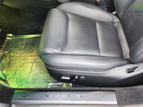 Used 2022 Tesla Model S AWD/4WD image 32