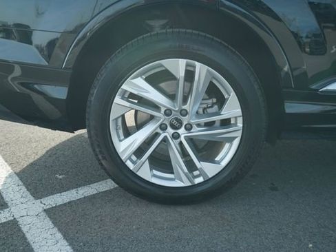 Used 2023 Audi Q7 2.0T Premium w/ Convenience Package image 38