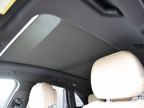 New 2026 Porsche Macan image 18