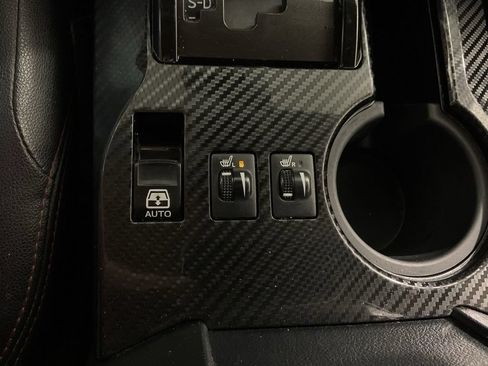 Used 2018 Toyota 4Runner TRD Off-Road AWD/4WD image 4
