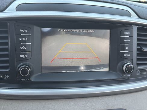 Used 2019 Kia Sorento EX FWD image 6