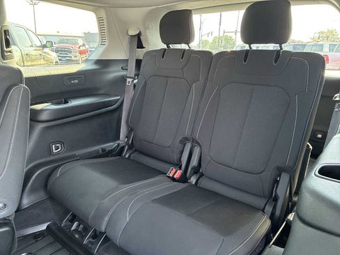 Used 2022 Jeep Grand Cherokee L Laredo w/ Luxury Tech Group I AWD/4WD image 23