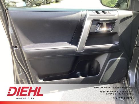 Used 2022 Toyota 4Runner SR5 Premium w/ Moonroof Package AWD/4WD image 17