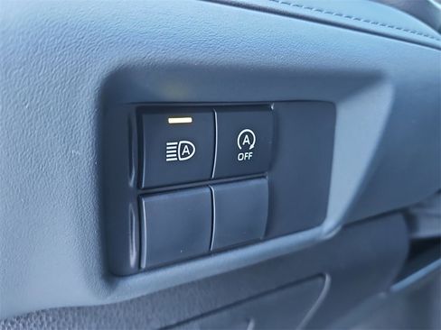 Used 2023 Toyota Highlander Platinum image 32