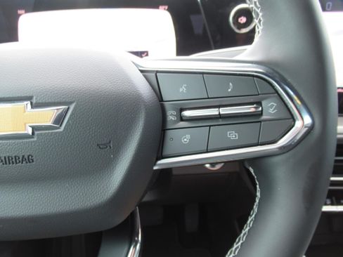 Used 2026 Chevrolet Traverse LT FWD image 25